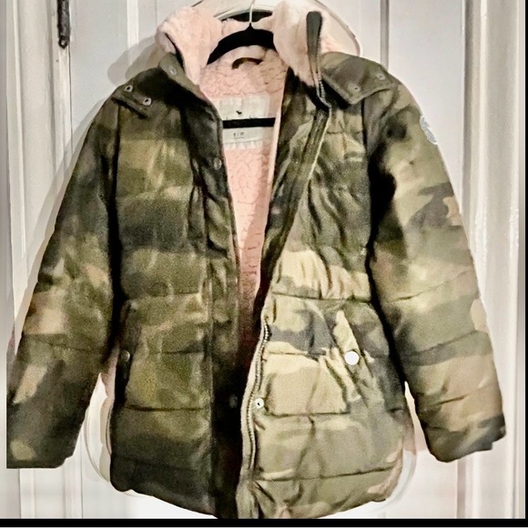 Abercrombie & Fitch Other - Abercrombie & Fitch Jacket Kids Camouflage Puffer Sherpa  REMOVABLE HOOD UNISEX